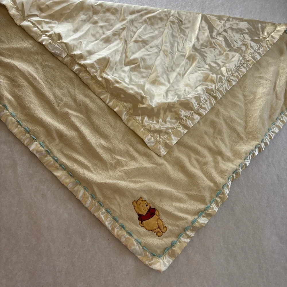 Disney Winnie The Pooh Satin Trim and Back Security Baby Blanket Vintage 30x30